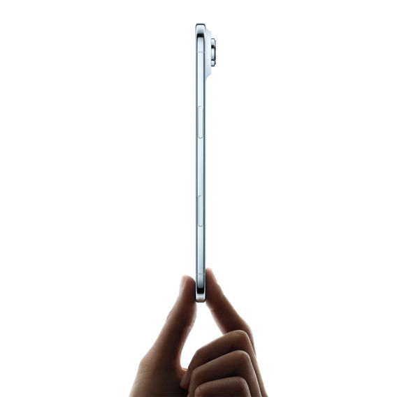 Apple iPhone Air - Sky Blue 1TB Apple iPhone Air - Sky Blue 1TB