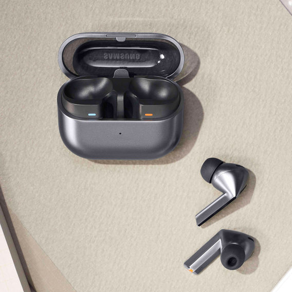 Samsung Galaxy Buds3 Pro in Silver Samsung Galaxy Buds3 Pro in Silver