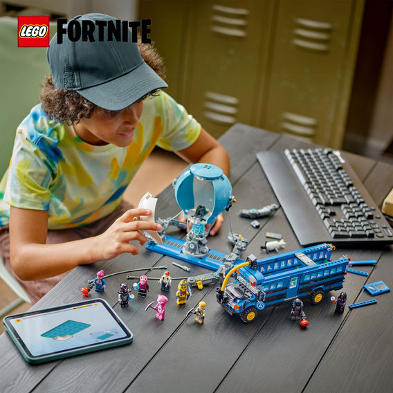 LEGO® Fortnite® Battle Bus