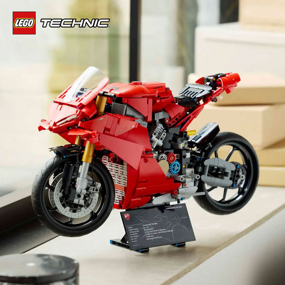 LEGO®Technic Ducati Panigale V4 S Motorcycle LEGO®Technic Ducati Panigale V4 S Motorcycle