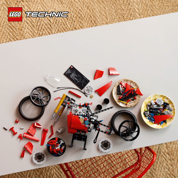 LEGO®Technic Ducati Panigale V4 S Motorcycle LEGO®Technic Ducati Panigale V4 S Motorcycle