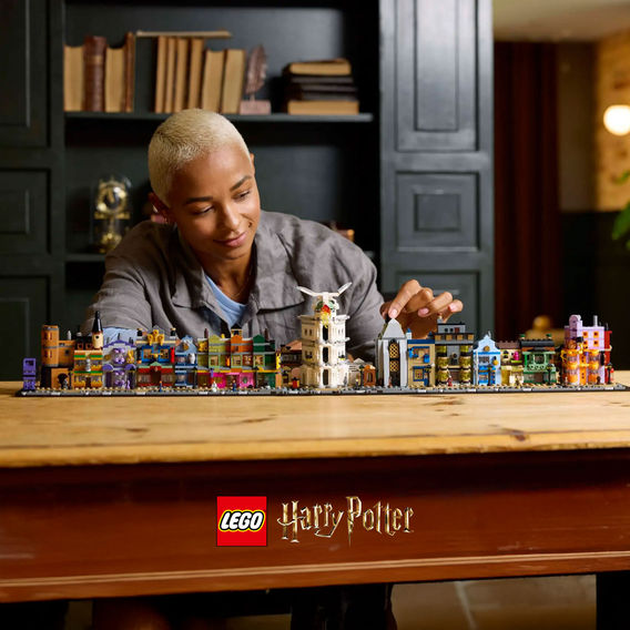 LEGO® Harry Potter Diagon Alley™ Wizarding Shops