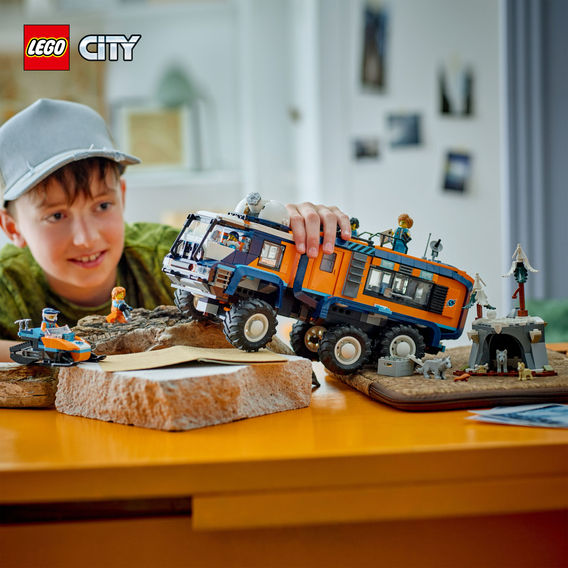 LEGO® City Arctic Explorer Science Lab Truck LEGO® City Arctic Explorer Science Lab Truck