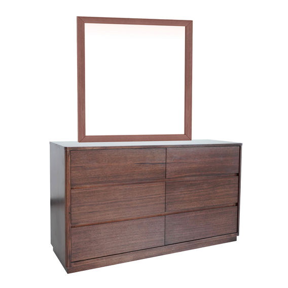 Reid Dresser w Mirror
