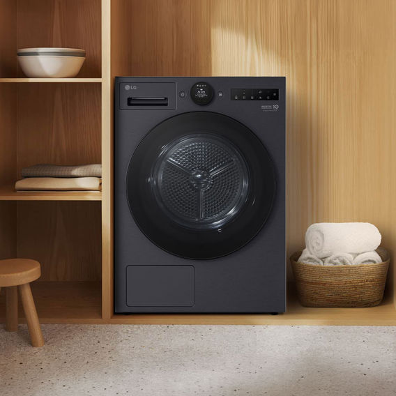 LG 9kg HEAT PUMP DRYER Matte Black